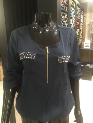  DONKERBLAUW